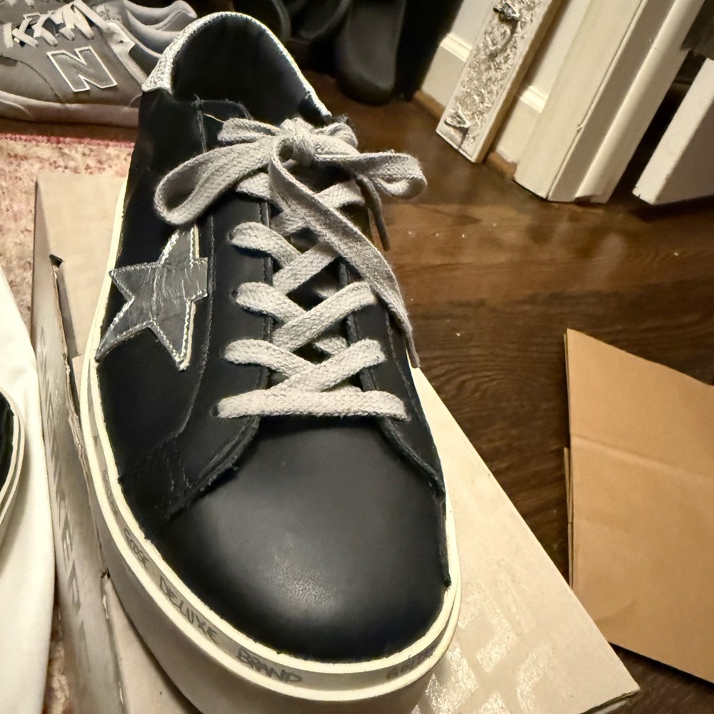 Golden Goose Hi Star Black and Silver Sneakers 39 - Picture 2 of 4